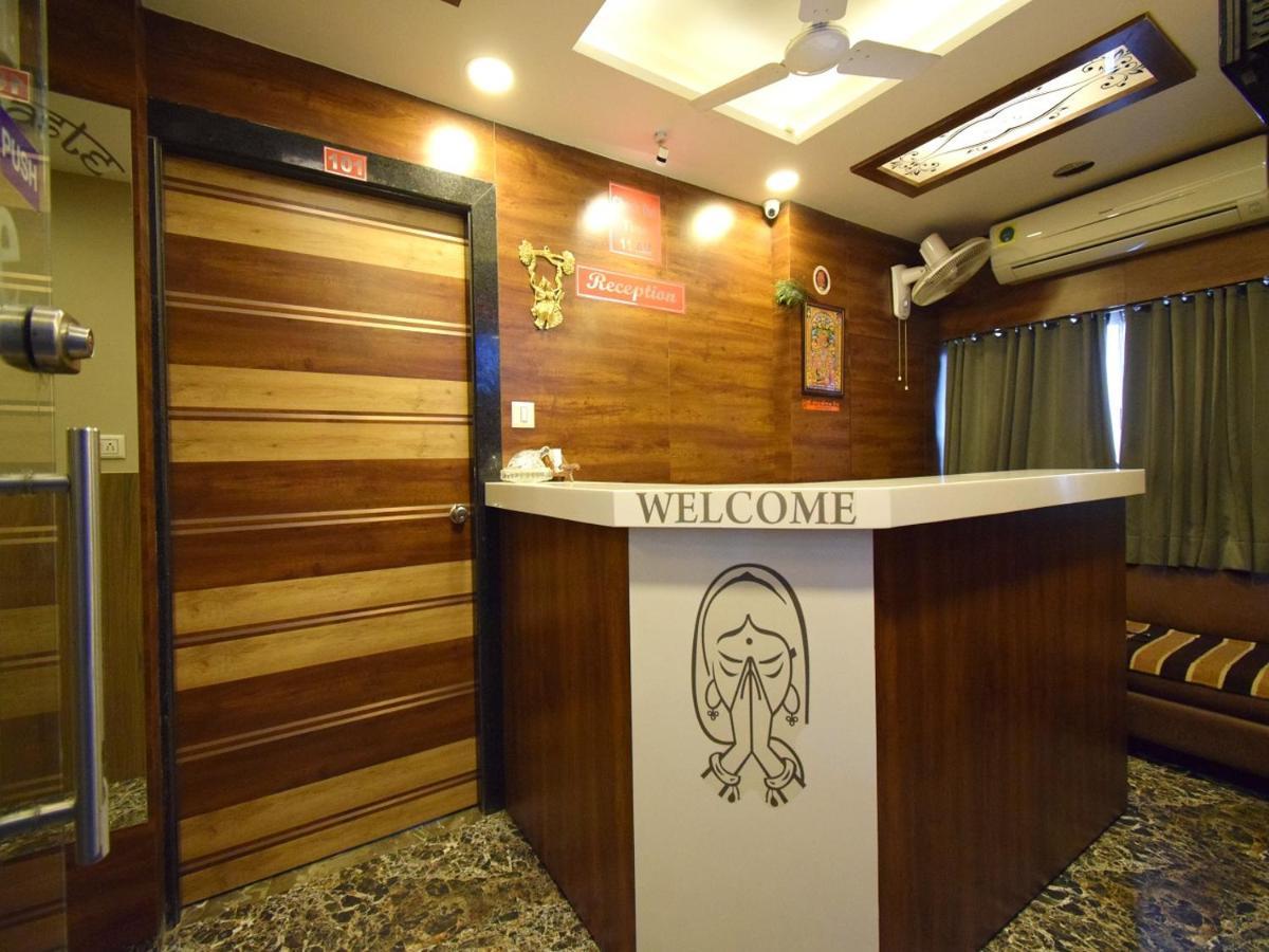 Hotel Lake Palace Ahmedabad Extérieur photo
